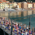 essere-free-yoga-gratuito-benessere-per-tutti-village-citta-visit-alassio-estate-lucia-ragazzi-summer-town-wellness-13_small essere-free-yoga-gratuito-benessere-per-tutti-village-citta-visit-alassio-estate-lucia-ragazzi-summer-town-wellness-13_small