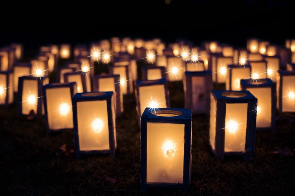 lights-1088141_960_720