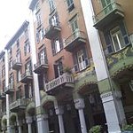 200px-Palazzo_dei_Pavoni_in_via_Paleocapa_(Savona)[1]